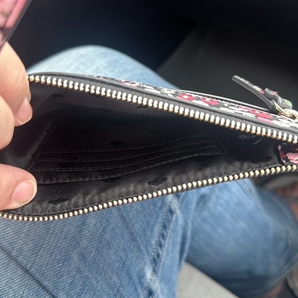 Kate Spade "Shore Street Park Ave Floral Wristlet Tinie" - Picture 3 of 3